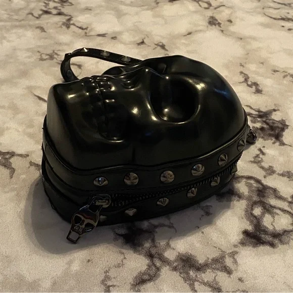 💀 Molded Skull Studded Evening Wristlet Belt Bag Pouch - Picture 3 of 9